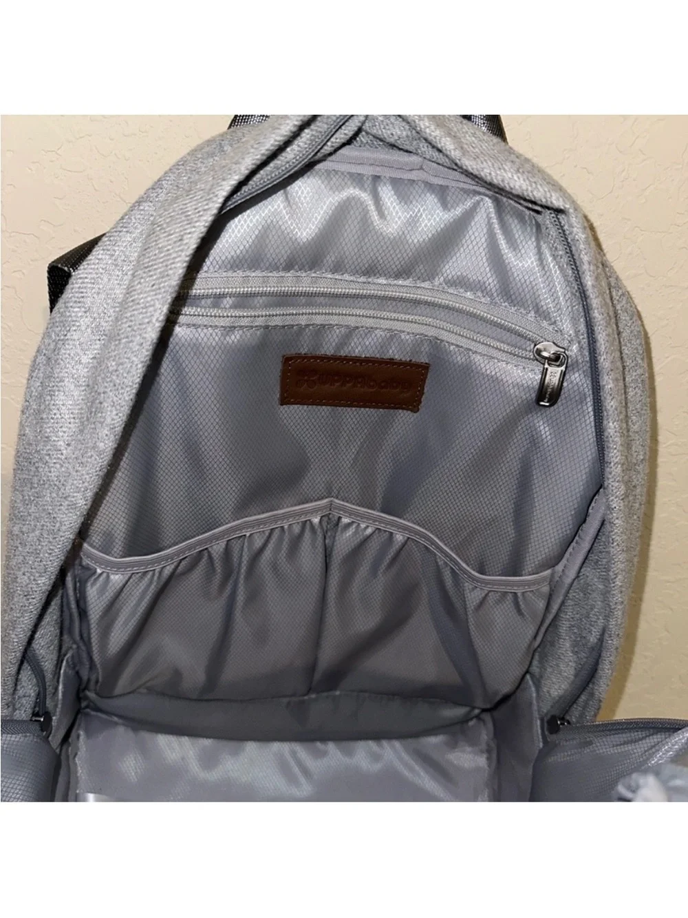 ❤️ EUC Uppababy Diaper Bag Light Grey - Picture 3 of 6